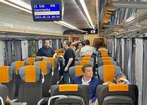 CFR Călători, în pragul colapsului: subfinanţare, datorii masive şi risc de grevă generală în plin sezon estival